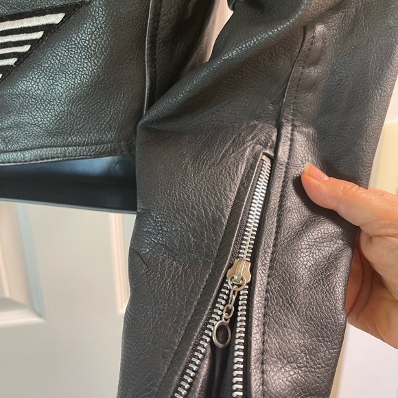 Vintage Vanguard Black Leather Motorcycle Jacket-Medium - Picture 8 of 15